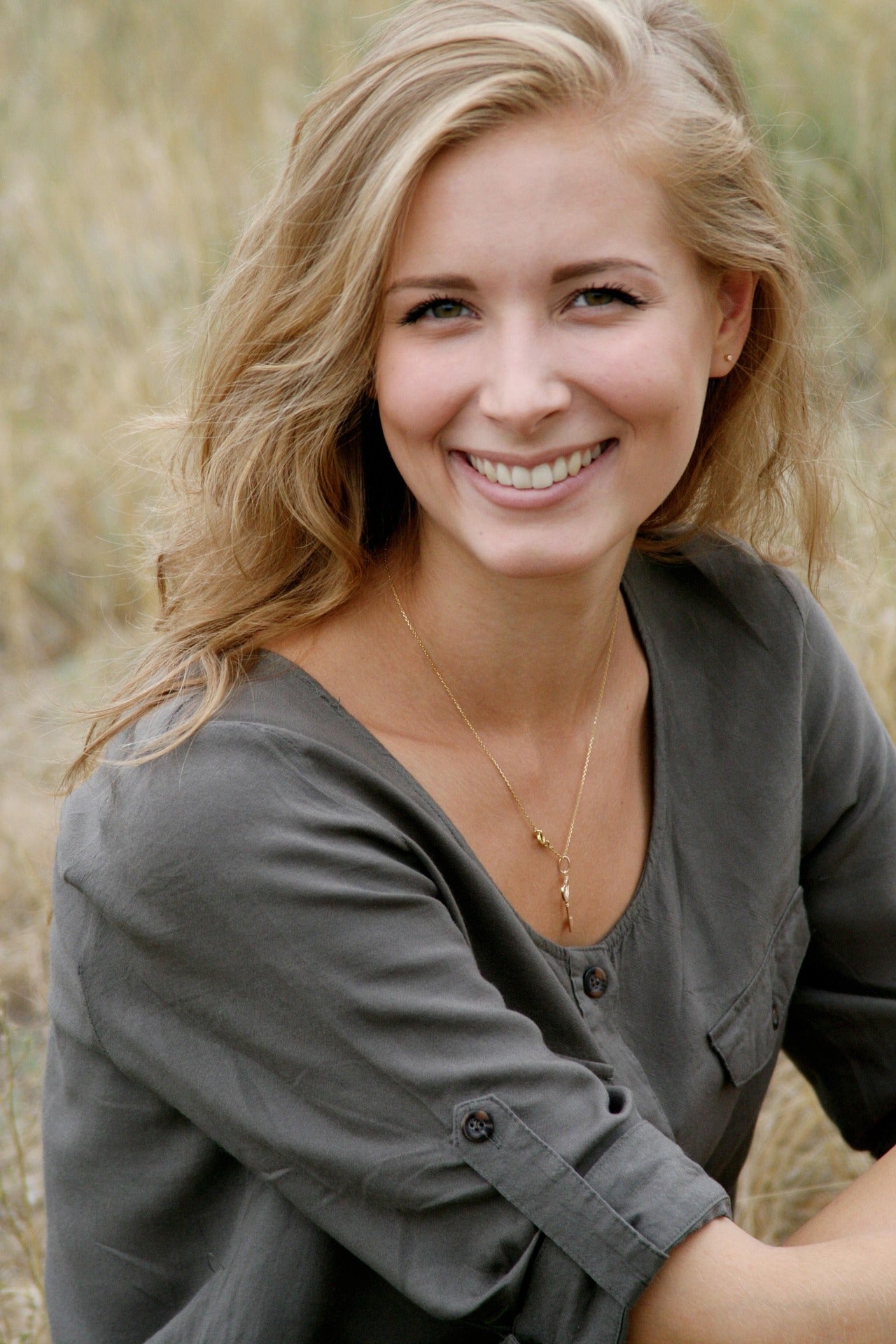 files/818376-woman-657753_1920.jpg